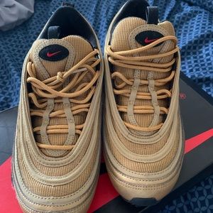 Worn Air max Nike OG 97 gold size size 7 big kids